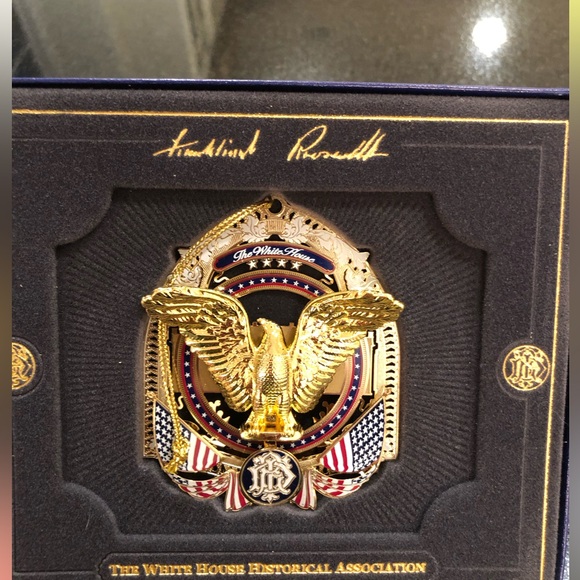 5 White House Christmas ornaments: 2002, 2003, 2005, 2017, 2018, - Picture 13 of 14